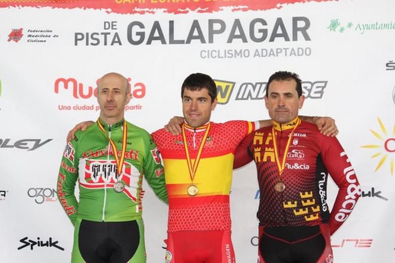 "Triplete" de Eduardo Santas en los Campeonatos de España